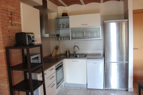 Kitchen or kitchenette, minibar, pet friendly, toaster