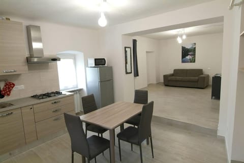 La casa di Walter vicino alle cinque terre Apartment in Province of Massa and Carrara