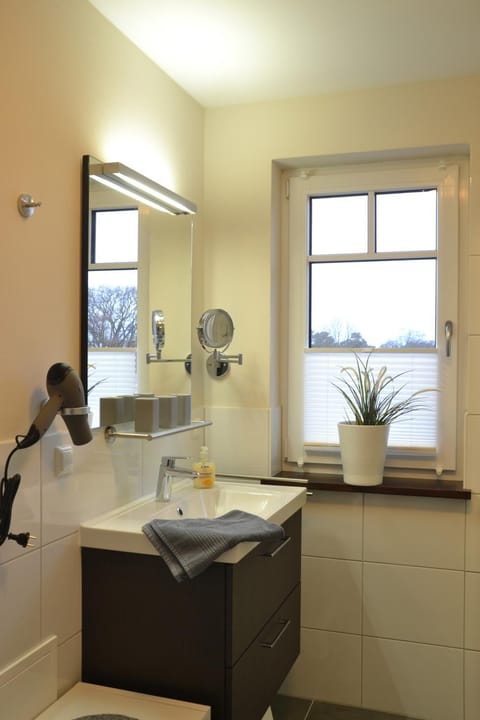 Bathroom, Photo of the whole room