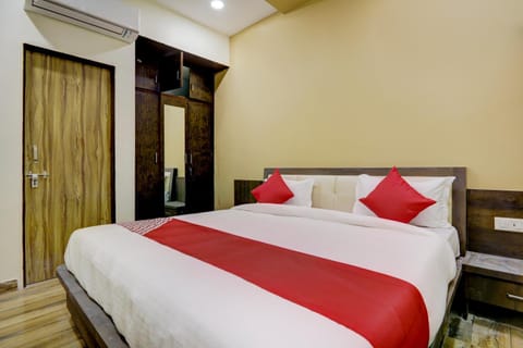 OYO Hotel Gd Palace Hotel in Jaipur