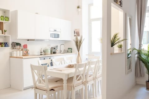 White Fanti Apartment Apartment in Rome