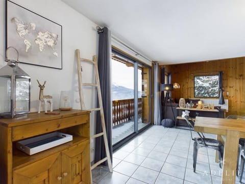 Superbe Duplex Savoyard pour 13 pers. avec Cheminée et Balcons, à 300m des Pistes - FR-1-398-616 Apartment in Montvalezan