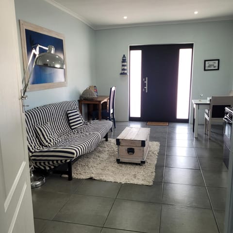 Shell Cottage a stone's throw from the beach Apartment in Western Cape