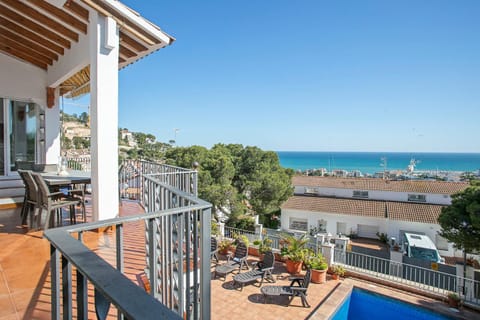 HOUSE WITH AMAZING VIEWS , OVERLOOKING THE FESTIVAL TOWN OF SITGES House in Garraf