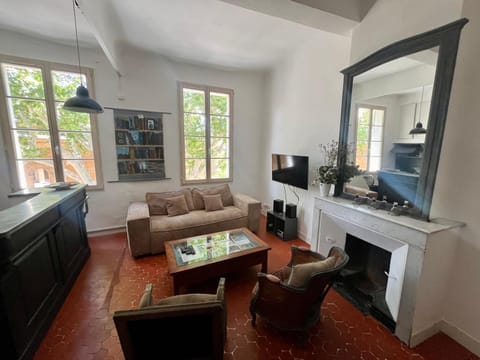 Beau 3 pièces 83 m2 au coeur du centre historique d'Aix en Provence Apartment in Aix-en-Provence