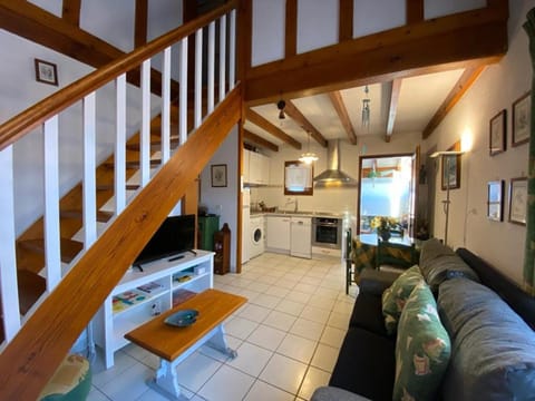 Maison 3ch avec piscine, véranda, proche de la plage, équipements complets. - FR-1-413-106 Villa in Capbreton