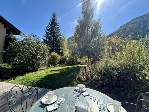 Chalet en Duplex 10 Pers. avec Terrasse/Jardin, Proche Pistes – La Salle les Alpes - FR-1-330F-3 House in Saint-Chaffrey