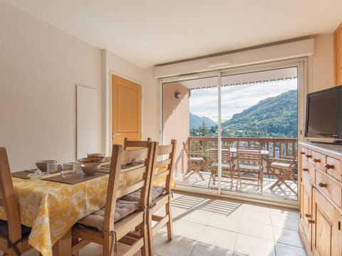 Appartement lumineux 2 chambres avec balcon, WiFi et garage à Briançon - FR-1-330C-10 Apartment in Briançon