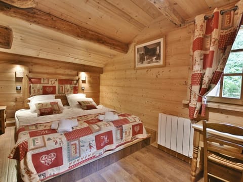 Appartement 5 étoiles pour 12 pers, ferme rénovée avec jacuzzi, à 200m du centre et ski-bus - FR-1-391-78 Apartment in Le Grand-Bornand