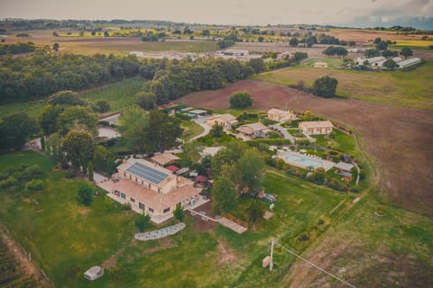 Facade/entrance, Bird's eye view, View (from property/room)