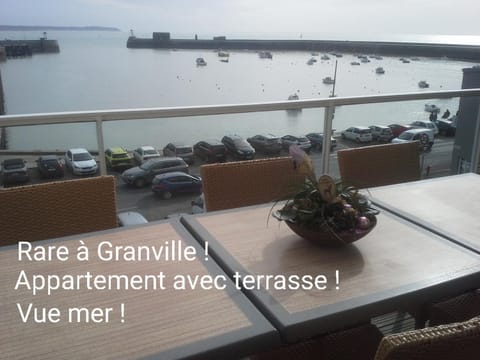 Rare à Granville! Appartement avec terrasse! Vue mer! Apartment in Granville