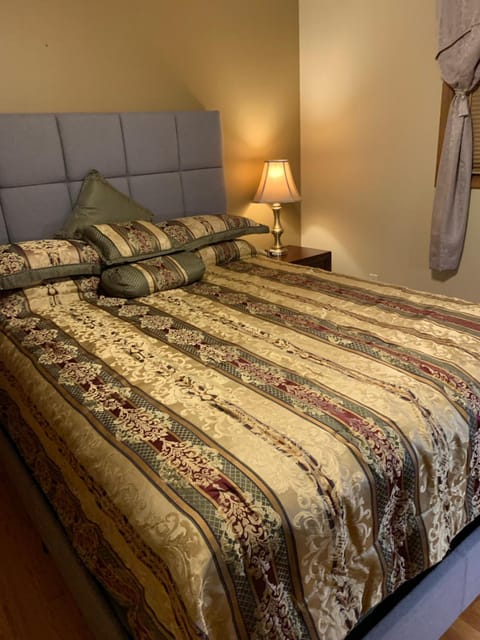 Private Guest Bedroom - 2E East Room - Close to Lake Michigan Vacation rental in Sheboygan