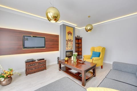 Communal lounge/ TV room, Living room, Seating area