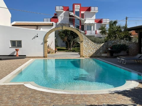 Property building, Day, Pool view, Swimming pool