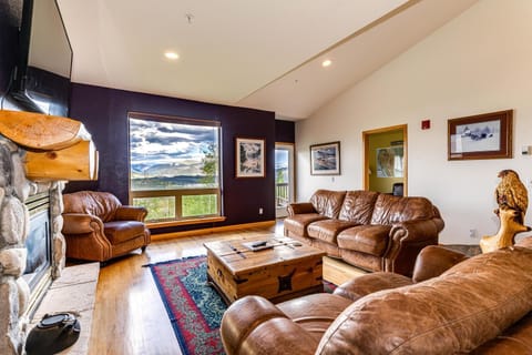 97A Exceptional Views, 4 BR, Central Location House in Wildernest
