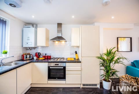 Coffee/tea facilities, Kitchen or kitchenette