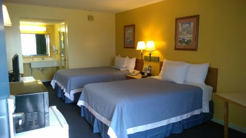 Days Inn & Suites by Wyndham Davenport Pousada in Osceola County
