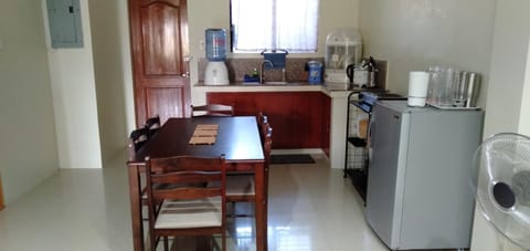 Astra Bella Apartment - Unit 2 Condo in Dumaguete