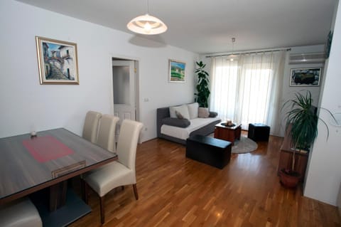 Apartments M&M Condominio in Makarska