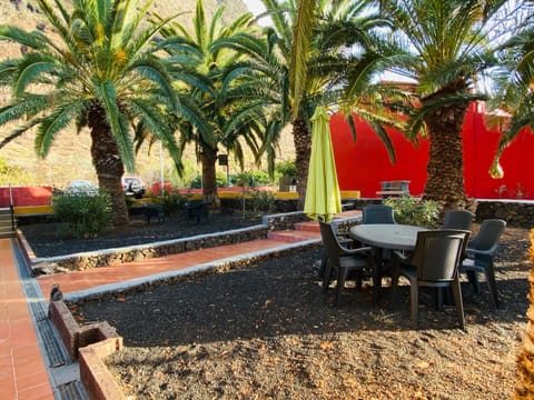 Patio, BBQ facilities, Garden, Balcony/Terrace