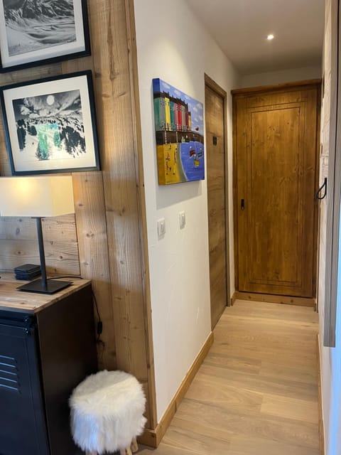 Arc 1950 Ski in Ski out and Spa- Newly refurbished 153 Sources De Marie- 2 bedroom , 2 bathroom-Sleeps 4-6, Mont Blanc view from every window, Free WiFi Apartment in Bourg-Saint-Maurice