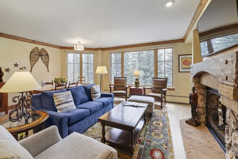 Gorgeous 2 Bd With Lift View In Beaver Creek Condo Apartment in Beaver Creek