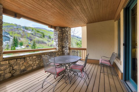 Gorgeous 2 Bd With Lift View In Beaver Creek Condo Apartment in Beaver Creek