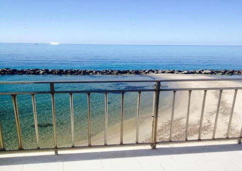 APPARTAMENTO CON TERRAZZA SUL MARE Casa in Sciacca