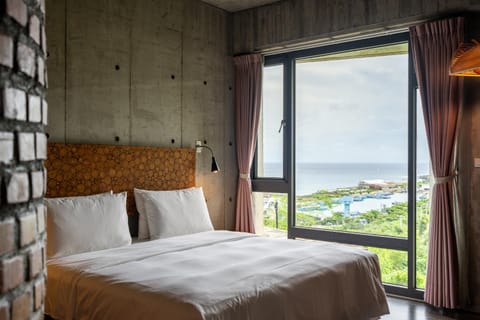 Bed, Natural landscape, Photo of the whole room, Bedroom, Sea view