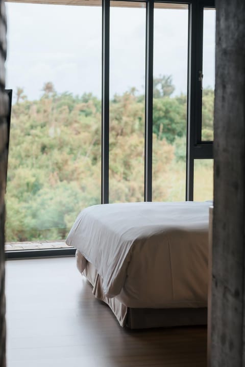 Bed, Photo of the whole room, Mountain view, Sea view