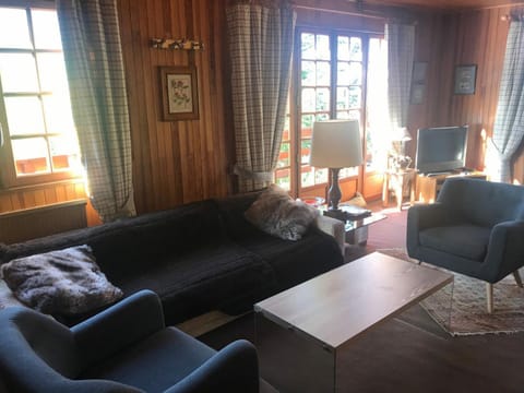 Chalet spacieux et ensoleillé à Montgenèvre - 10 pers - 5 chambres - Quartier calme et résidentiel - FR-1-445-139 Chalet in Montgenèvre