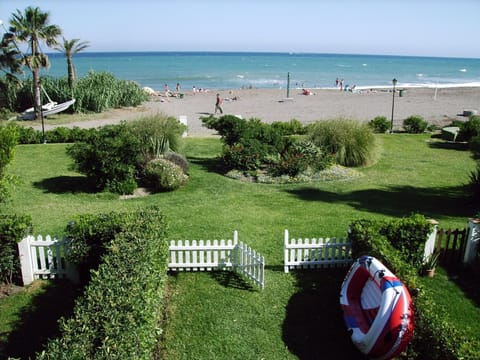 Garden, View (from property/room), Beach