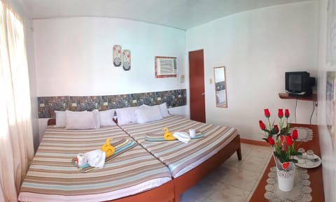 WHITE BEACH GUEST HOUSE Hotel in Puerto Galera
