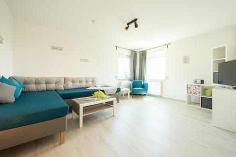 Living room, Photo of the whole room, Decorative detail, Seating area