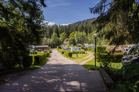 Camping Les Granges Bas - Tiny House - Lodges - Mobilhomes Campground/
RV Resort in Gérardmer