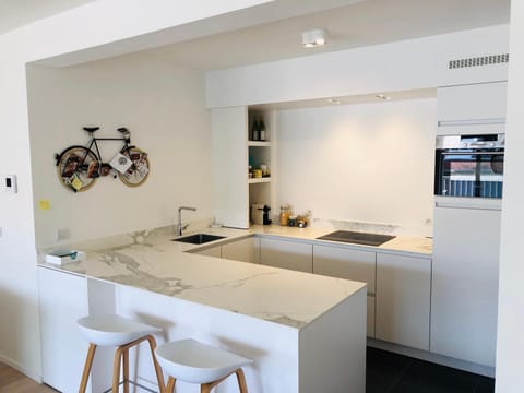 Kitchen or kitchenette, Communal kitchen