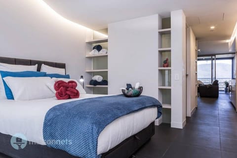 1 Bedroom Apt With Parking Walk to ANU Copropriété in Canberra