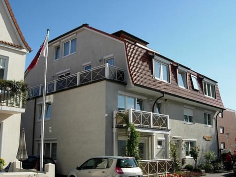 Property building, Facade/entrance, Location