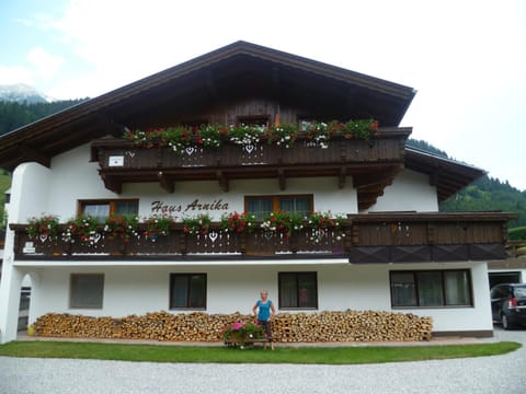 Property building, Day