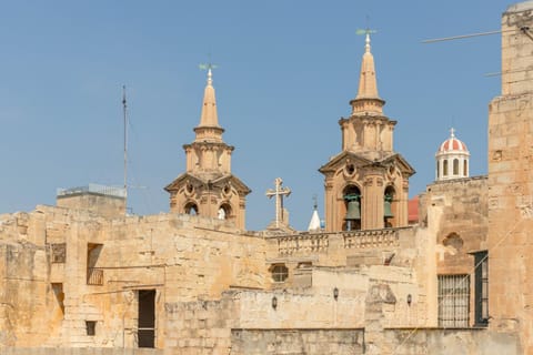 Valletta Central Historical Apartments Condo in Valletta