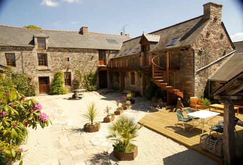 Property building, Day