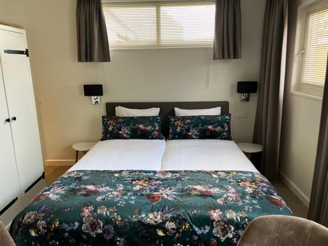 Luxe kamer Chambre Renard met eigen terras Bed and Breakfast in Zoutelande