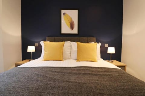 Heart of Leeds City Centre Living - Sleeps 6 Apartment in Leeds