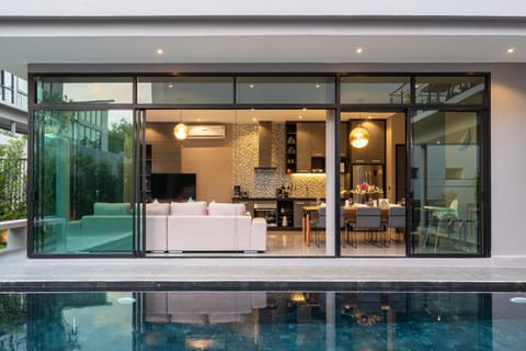 La Belle Pool Villa Phuket - Home Away from HOME Haus in Choeng Thale