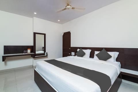 Sri Raghavendra Inn Hotel in Visakhapatnam