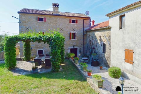 al Merlo Olivo, rural istrian house Bed and Breakfast in Istria County