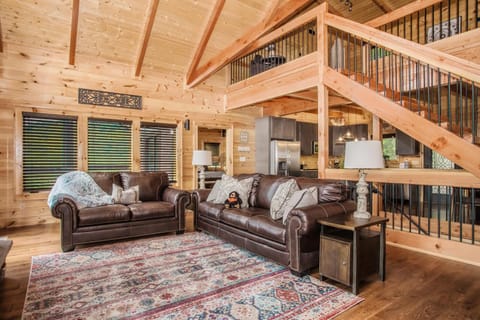 Amazing View Lodge- Breathtaking Views, Spacious Smoky Mountain Getaway Perfect for Families!!! House in Sevier County