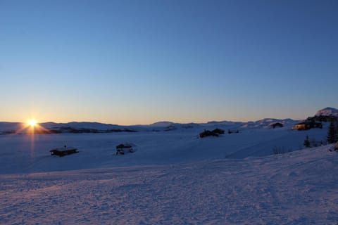 Kjøniksbu - 3 bedroom cabin House in Viken, Norway