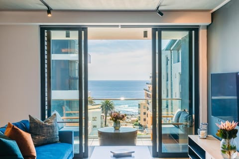 Latitude Aparthotel by Totalstay Hotel in Sea Point