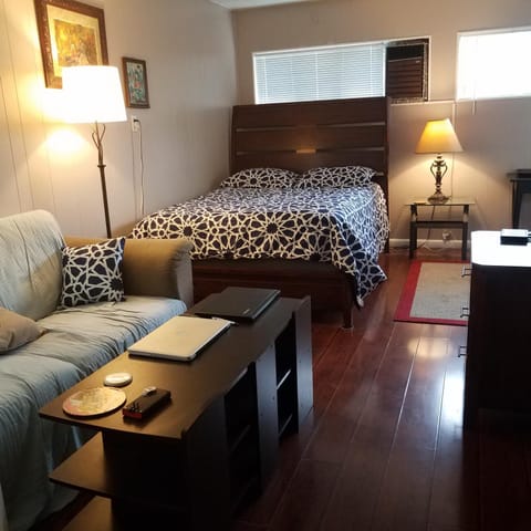 Woodland Hills BEST Priced Room Urlaubsunterkunft in Tarzana